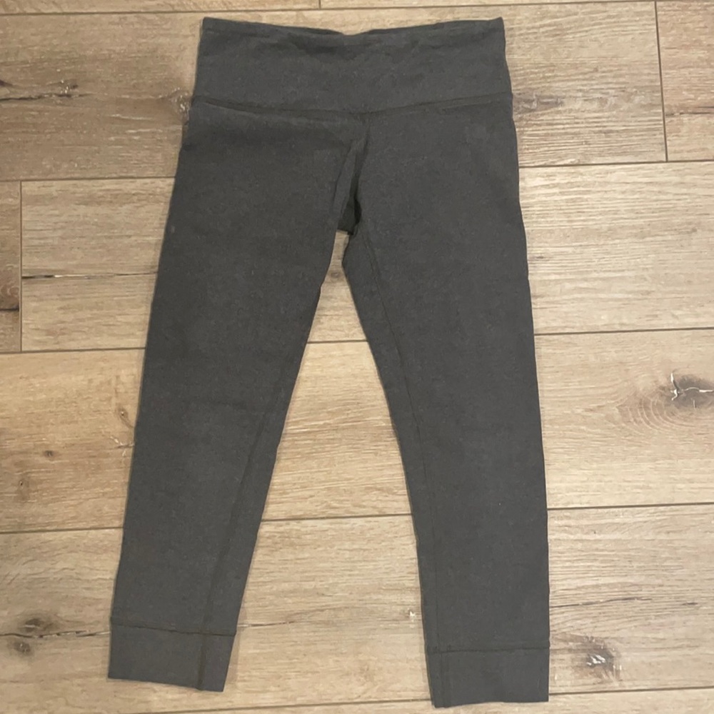 Lululemon cropped organic cotton wunder under leggings. Size 4